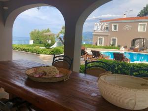 Villa Dolphin - Beachfront Maisonette with Pool Achaia Greece