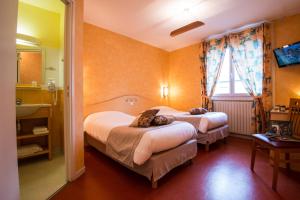 Hotels Maison VERNET - Hotel Beausejour : Chambre Lits Jumeaux - Vue sur Ville