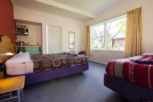 Sequoia Lodge Backpackers