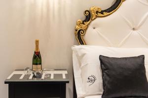 Deluxe Suite with Spa Bath room in Ludwig Boutique Hotel