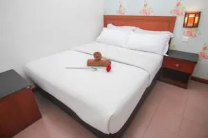 Rose Cottage Hotel Taman Daya - Kempas