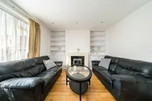 NEW 2BD Flat Heart of Battersea - Close to Station - London