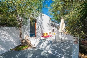 Pension Ioanna Milos Greece