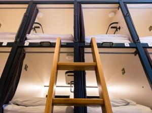 Pod in 4-6 bed Mixed Dormitory room in Jacobs Inn Hostel
