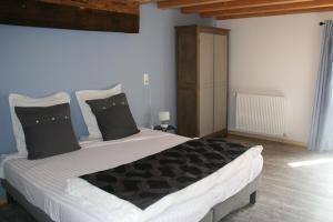 B&B / Chambres d'hotes LES GALAINES : photos des chambres