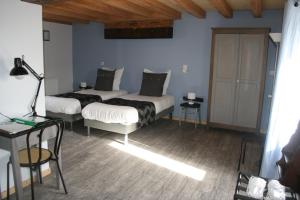 B&B / Chambres d'hotes LES GALAINES : photos des chambres