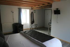 B&B / Chambres d'hotes LES GALAINES : photos des chambres