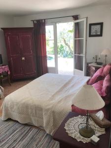 Gite de lAmandari - classé 3 etoiles Prefecture - piscine chauffée privative, terrasses et jardin, 5 minutes à pied du village