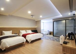 No.1 New Yorker Hotel