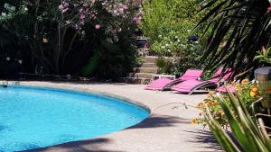 Gite de lAmandari - classé 3 etoiles Prefecture - piscine chauffée privative, terrasses et jardin, 5 minutes à pied du village