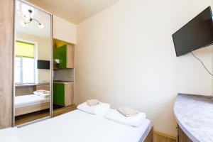 Кониського 7