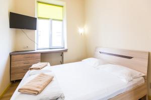 Кониського 7