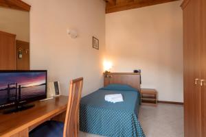 Large Single Room room in Hotel Boston