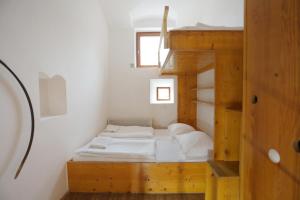 Basic Triple Room with Shared Bathroom room in Hostel Celica Art