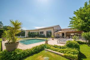 Maisons de vacances Le Mas du Batadou - Gite de charme en Provence : photos des chambres