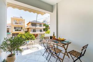 Nautilus charm city center apt with veranda