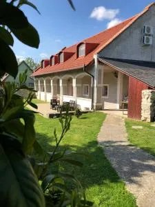 Pécsely House Apartman - Pécsely