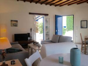 Magical Ornos! Beach House!Beach 1 walk-Mykonos town 2km