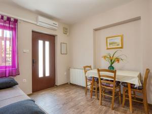 Apartment Daria-1 by Interhome