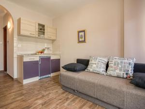 Apartment Daria-1 by Interhome 