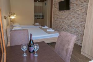 Triple Room with Garden View room in Jovan Apartments