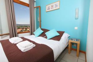 Hotels Logis Hotel Cara Sol : photos des chambres