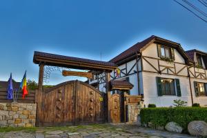 Pensiunea Curtea lui Toader