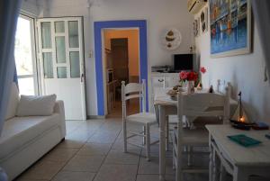 KILLINI COTTAGE STUDIO the small cyclades Ilia Greece