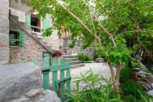 Stone house Adrian - Šibuljina