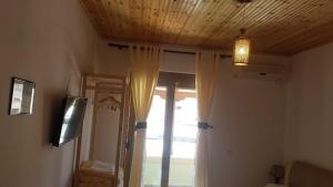 Nako Guest House bar&restaurants