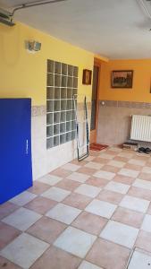 Apartment - Ground Floor, kategorija 2 zvezdici room in Apartma Pod Matajurjem