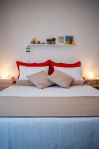 Oikia Eleanthi - Beachfront Garden Home!