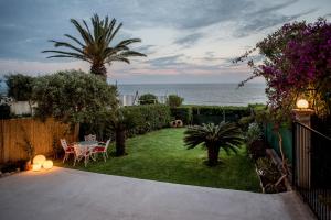 Oikia Eleanthi - Beachfront Garden Home! Epirus Greece