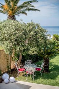 Oikia Eleanthi - Beachfront Garden Home! Epirus Greece