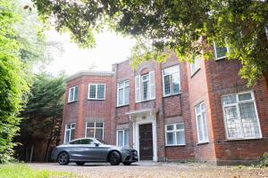 East Cliff Manor