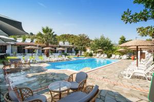 PENSION STRAWBERRY Skiathos Greece