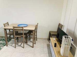 Luxar room