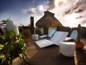 Hotel Kinbe - few steps from 5th Avenue and the beach