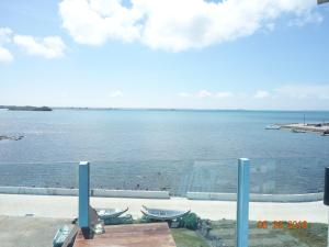 Phòng Deluxe Giường Đôi Với Ban Công và Tầm Nhìn Ra Biển (Deluxe Double Room with Balcony and Sea View)