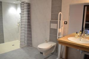 B&B / Chambres d'hotes LES GALAINES : photos des chambres