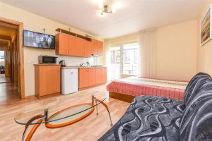 Šviesus dviejų kambarių butas su balkonu Žvejų g.