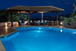 White sand Villa. Spacious villa with prive pool. Heraklio Greece