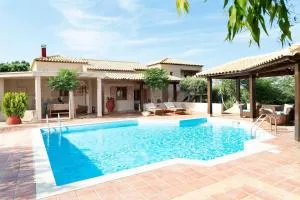 White sand Villa. Spacious villa with prive pool. - 阿齐亚佩拉加