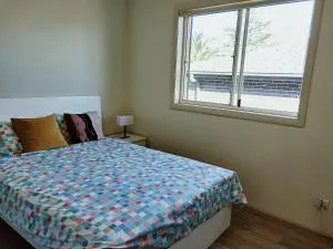 Stylish Private Bathroom-Luxurious modern big home - Epping