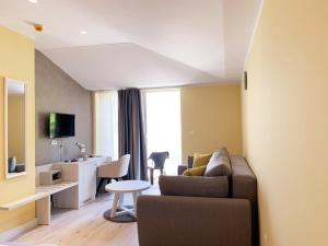 Double or Twin Room with Extra Bed room in Hotel Pierina