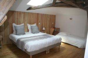 B&B / Chambres d'hotes LES GALAINES : photos des chambres