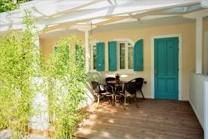 Studio with Garden View