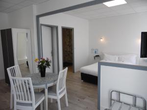 Hotels Chante Grelet : photos des chambres