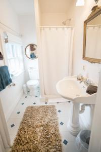 Budget Double Room room in I.B. Munson House