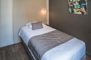 Hotels Le Comte Rouge : photos des chambres